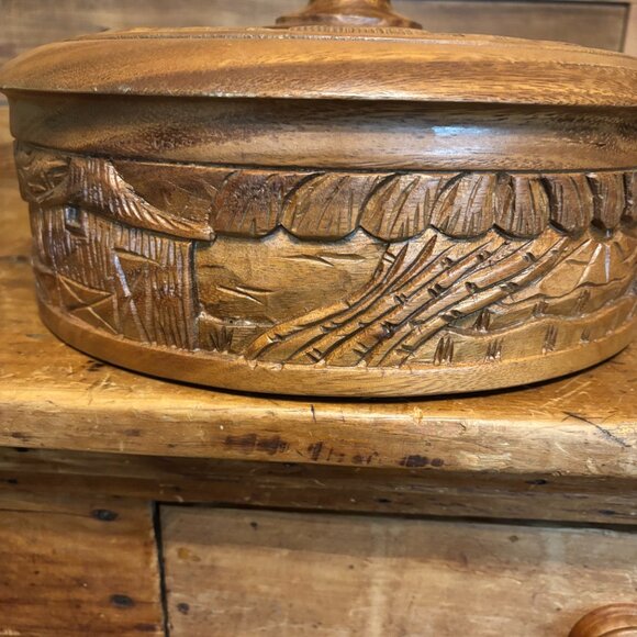 Vintage 1970's Hand Carved Rotating Cake Stand - Picture 7 of 7